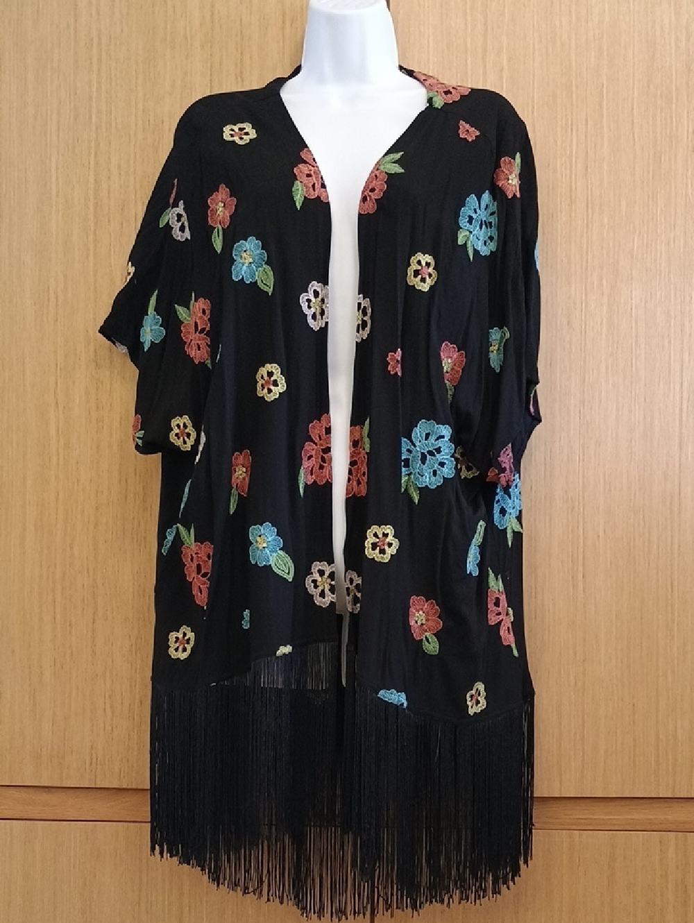 +SZ Torrid SZ 2/3 SS Black Duster with Coral Floral Embroidery